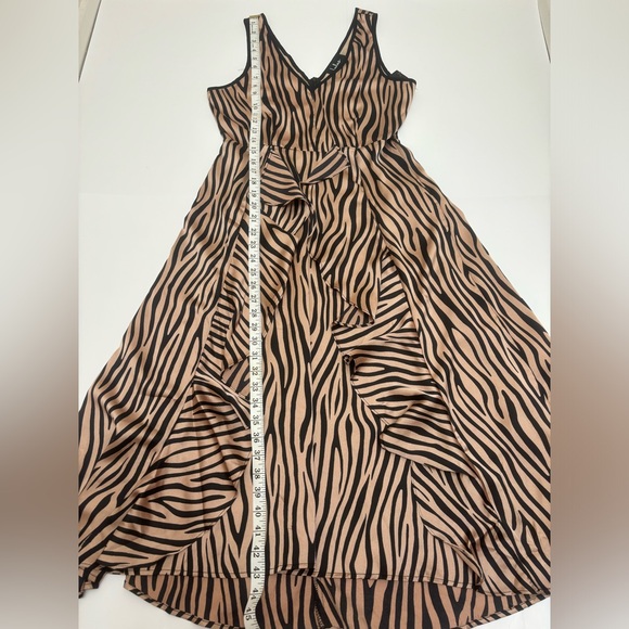 NWT Lulu’s Won’t be Tamed tiger print ruffle satin dress small V-neck midi dress - Picture 8 of 17